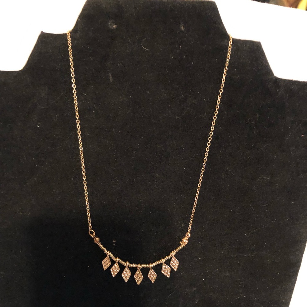 Gold tone necklace vintage